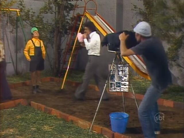 Archivo:Don Ramón fotógrafo 2 (1977).jpg