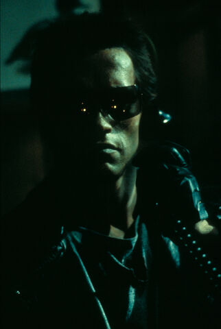 File:T1-promo-arnold-on the phone.jpg