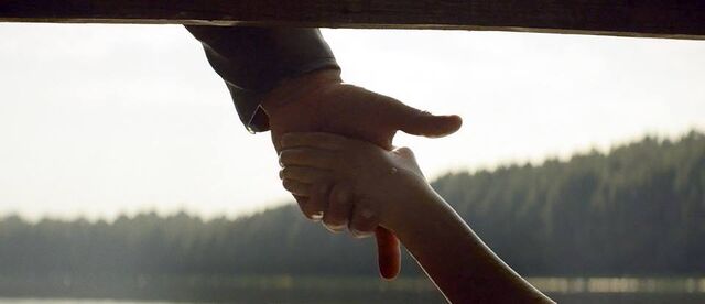 File:Tg-pops-film-sarah-hand2.jpg