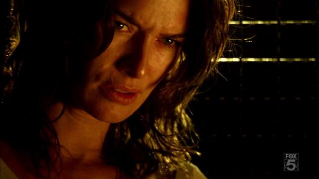 File:Sarah the prisoner tscc s02e16.jpg