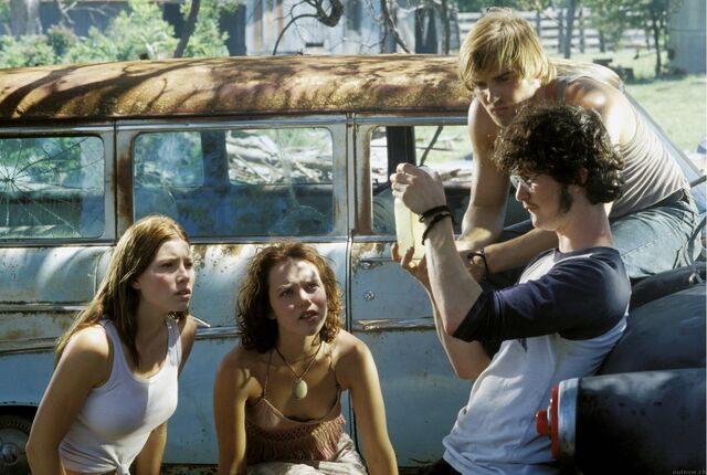 File:The-Texas-Chainsaw-Massacre-2003-stills-the-texas-chainsaw-massacre-series-3278046-1400-940.jpg