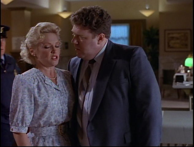 File:The-reluctant-vampire-crosswhite-harrasses-sally-7.png