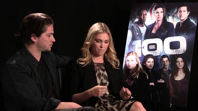 Archivo:ThomasElizaThe100Interview.jpg