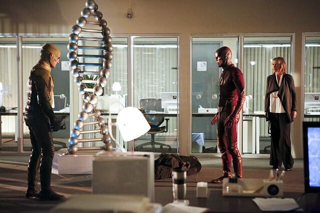 Datei:Season-2-The-Flash-vs.-The-Reverse-Flash.jpg