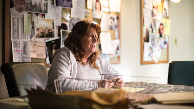 File:1x04 PattiInOffice.jpg