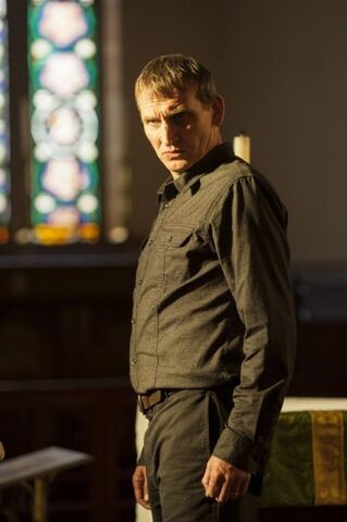 File:1x03 MattInsideChurch.jpg