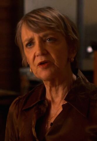 File:1x01 EmilyMcKay.jpg