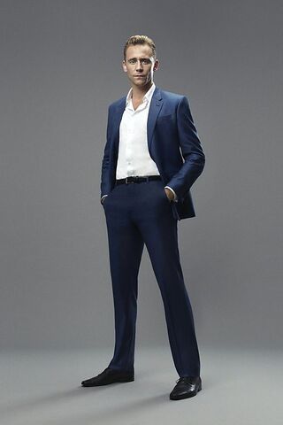 File:Jonathan Pine 001.jpg