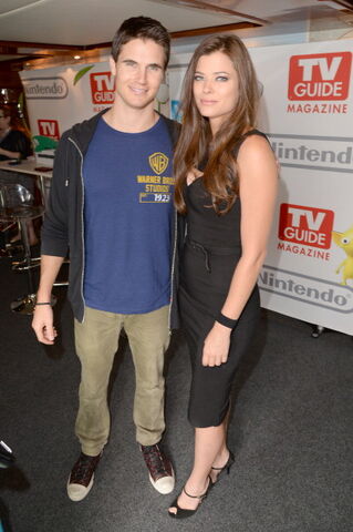 File:Robbie Amell 204.jpg