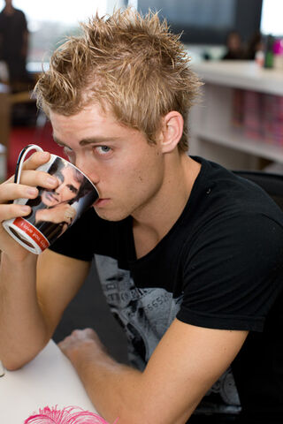 File:Luke Mitchell 085.jpg
