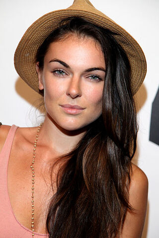 File:Serinda Swan.jpg