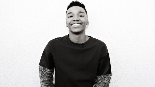 File:06-Top13-BW-portraits-480x270 retina.jpg