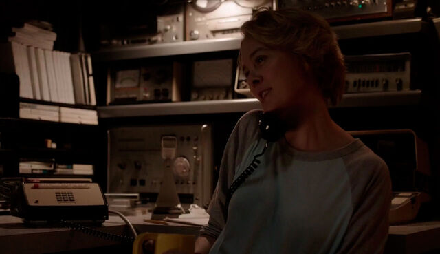 File:The americans-call center-joan 01.jpg