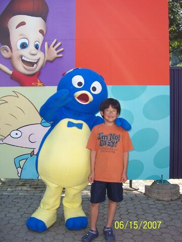 File:Walkaroundpablowithkid.jpg