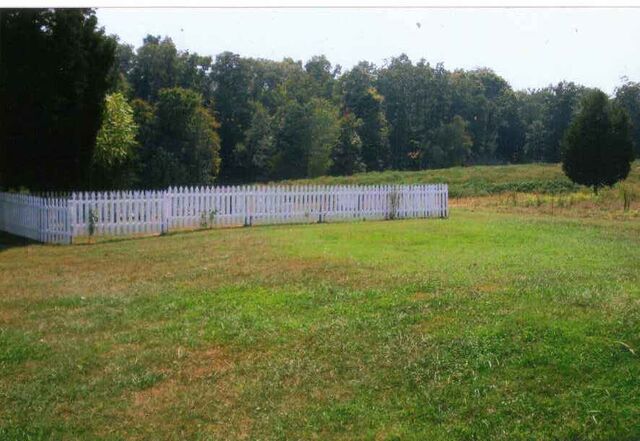 File:Beard Family Cemetery.jpg