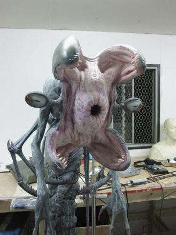File:Alienopenwide.jpg