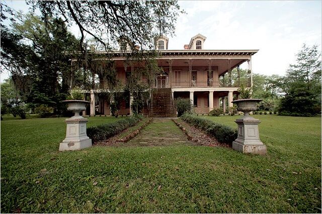 File:Manor Ravenwood.jpg