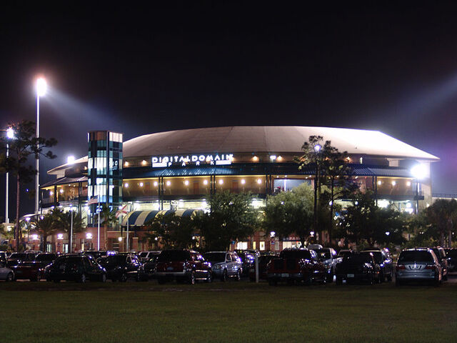 File:800px-DD Park Night Shot.jpg
