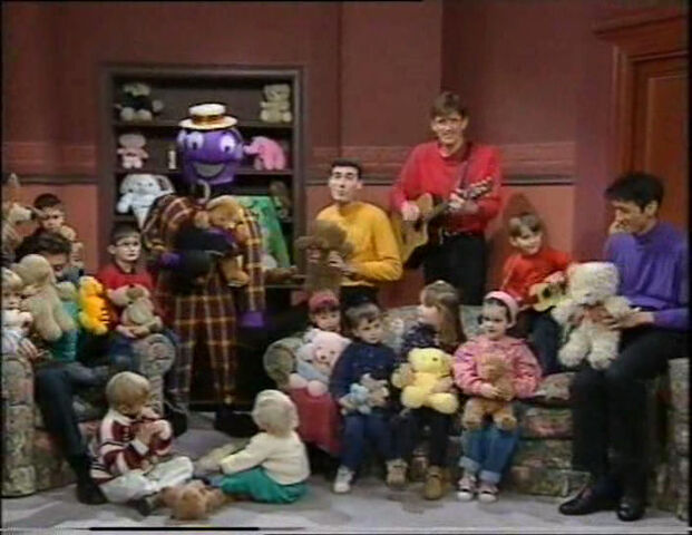 File:Teddy Bear Hug.jpg