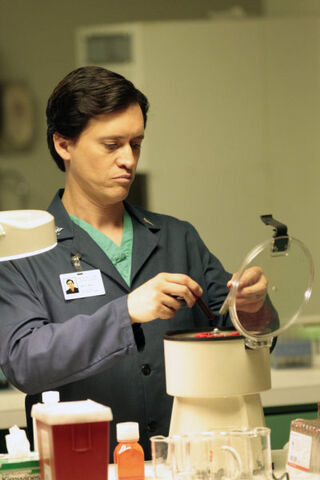 File:1.07-ThomasCentrifuge2.jpg