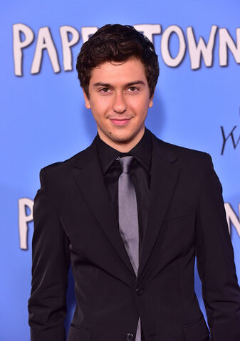 File:Nat-wolff-paper-towns.jpg