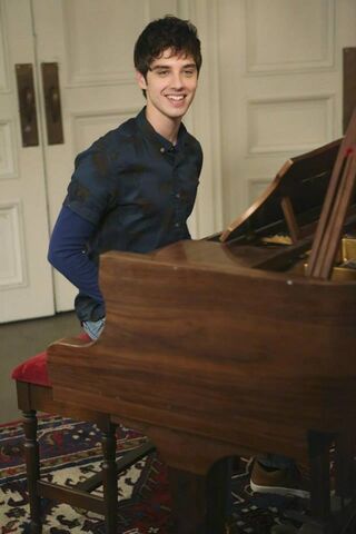 Fichier:The-Fosters-1x08-Clean-8.jpg