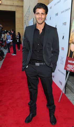 File:Jay+Ali+Premiere+Sony+Pictures+Classics+Darling+E7uIqPv4dIkl.jpg