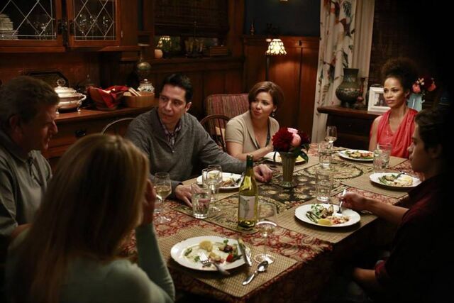 Fichier:The-Fosters-1x06-Saturday-6.jpg