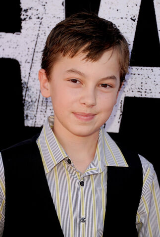 File:Hayden+Byerly+Premiere+Walt+Disney+Pictures+Yhj UT-M6tEx.jpg