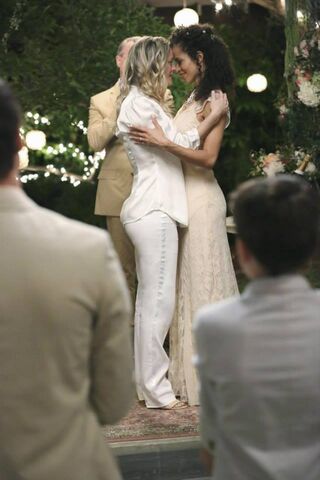 Fichier:The-Fosters-1x10-I-Do-3.jpg