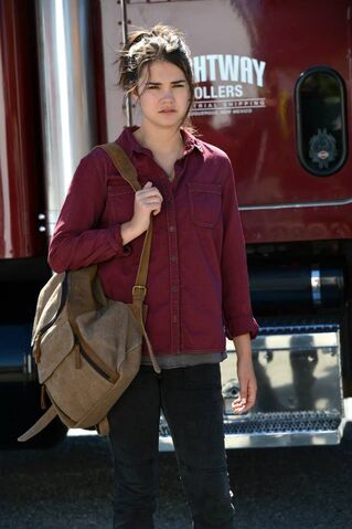 Fichier:The Fosters-1x11-The-Honeymoon-1.jpg
