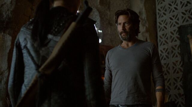 File:The100 S4 A Lie Guarded Kane Octavia.jpg