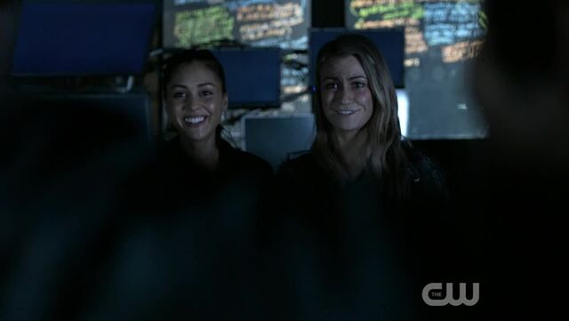 File:Raven&Harper3 3x16.jpg