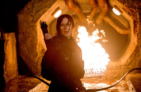 MOCKINGJAY2-katnissstill