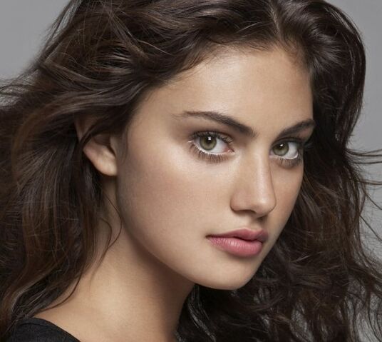 File:Phoebe-tonkin.jpg