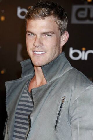 Archivo:Alan Ritchson.jpg