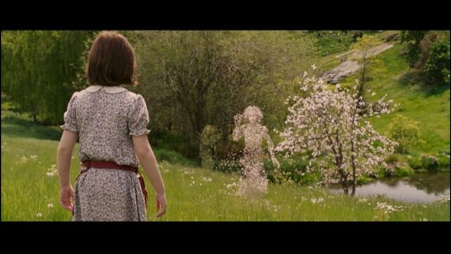 File:692px-NarnianDryadsWaveToLucy.jpg