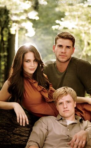 File:JenniferLawrenceLiamHemsworthJoshHutchersonVanityFair.jpeg