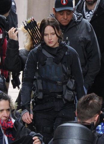 File:JLaw on set 5.jpeg