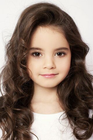 File:MaribelleFlo.jpg