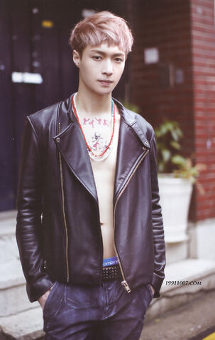 File:Lay (Growl)2.jpg