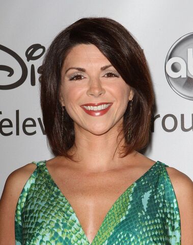 File:Amy-pietz-2011-disney-abc-summer-press-tour-01.jpg