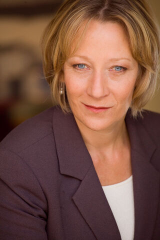 File:Lily-Knight.jpg