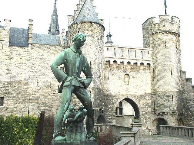 File:800px-Antwerpen-lange-wapper-slot.jpg