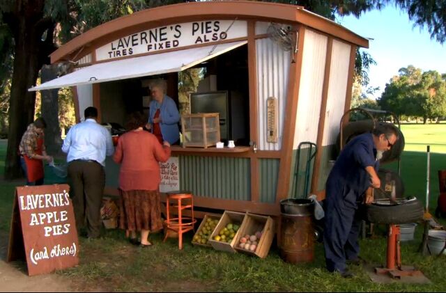 File:Lavernes-Pies.jpg