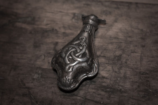 File:Blackwater Bottle.jpg