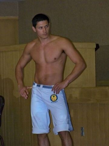 File:Alex-Meraz-twilight-series-7872701-450-600.jpg