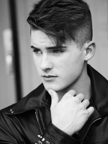 File:Cody-christian-photoshoot-12162014-04-675x900.jpg