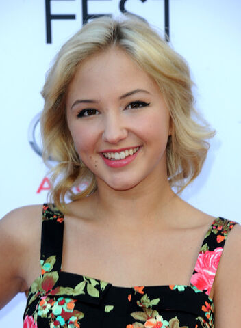 File:Audreygreatsmile.jpg