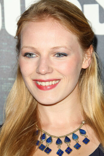 Datei:Emma Bell.jpg